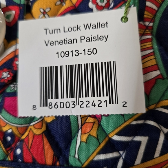 Vera Bradley Red and Blue Quilted Wallet NWT Venetian Paisley - Picture 4 of 4